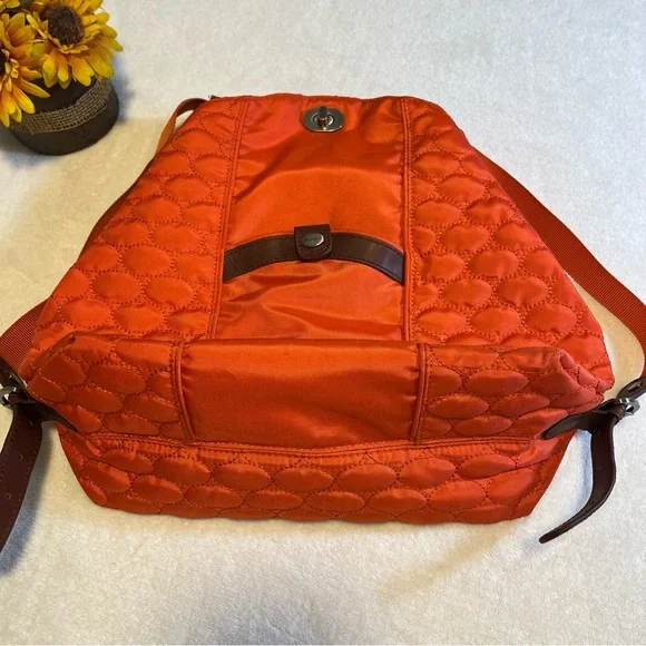 ๐ Mosey/ Vera Bradley Quilted Nylon Backpack Orange Rust with Brown Leather Trim - Picture 2 of 13